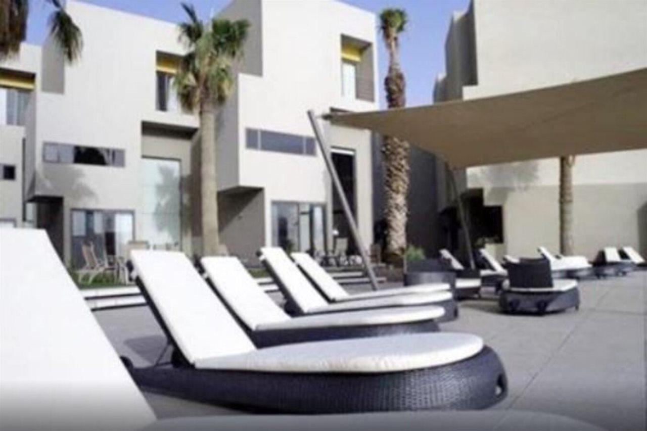 Sea Loft Villas Manama Eksteriør bilde